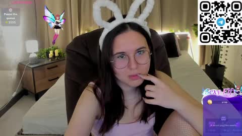 leylamirage online show from April 22, 1:51 pm