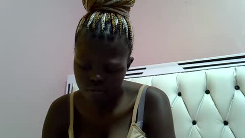 laylani69 online show from February 25, 10:42 pm