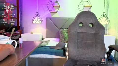 lhiam online show from April 15, 7:58 pm