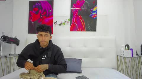 lia78couple online show from March 30, 8:31 pm