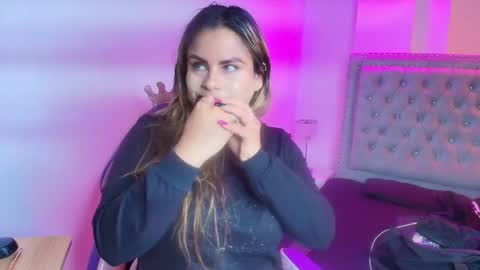 Lia  online show from May 9, 4:51 am