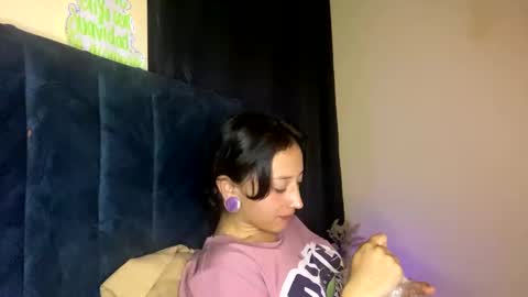 Little Queen Lia  online show from February 16, 11:36 pm