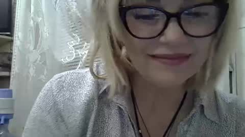 lia_raysss online show from April 22, 7:43 pm