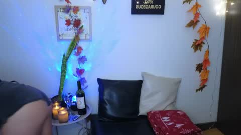 Laura online show from April 4, 8:05 pm