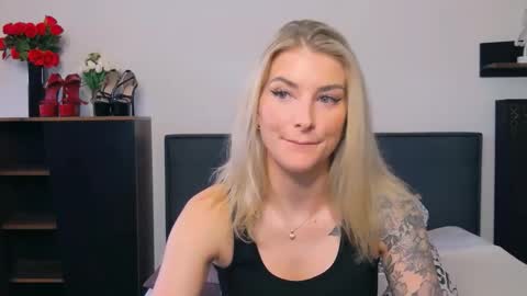 Lia online show from March 19, 1:38 pm