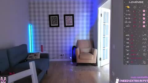 Snapshot of lialilia chatting on September 19, 11:03 am lialilia online show from September 19, 11:03 am