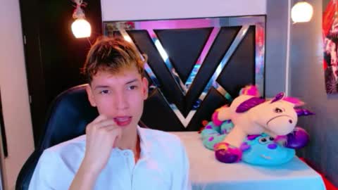 liam_green1 online show from February 23, 1:46 pm