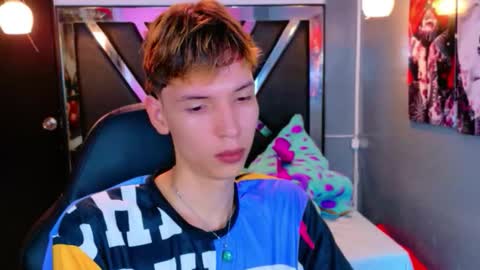 liam_green1 online show from February 22, 1:25 pm