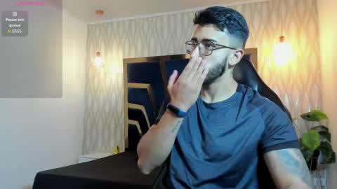 LIAM KLEIN online show from April 21, 11:17 am