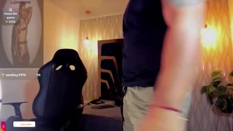 LIAM KLEIN online show from March 5, 11:41 am