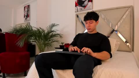 Call me Lian online show from February 19, 12:48 pm