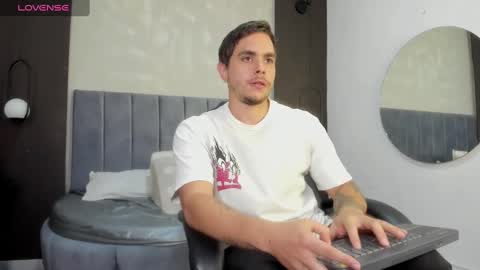 Snapshot of liam_walk chatting on March 12, 8:20 pm Liam online show from March 12, 8:20 pm