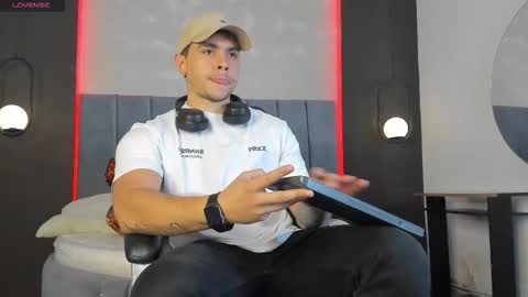 Liam online show from February 12, 9:07 pm