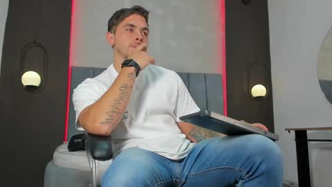 Liam online show from April 23, 7:37 pm