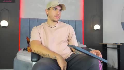 Liam online show from February 17, 9:36 pm