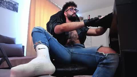 Liam online show from February 20, 8:27 am