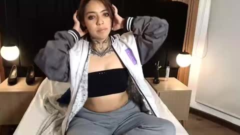 L I A M O N R O E online show from March 5, 12:25 pm