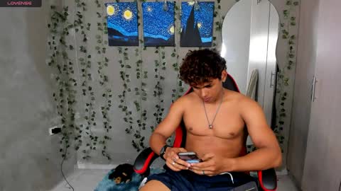 liamvibes212 online show from April 22, 1:18 pm