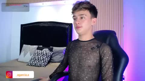 liam online show from April 21, 4:41 am