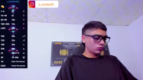 Snapshot of lian_23_ chatting on December 4, 1:25 pm    online show from December 4, 1:25 pm