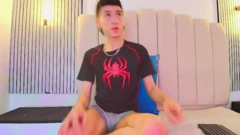 lian_cameron online show from March 24, 3:45 am