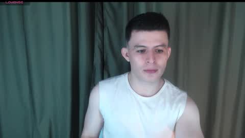 lian_eathan online show from October 25, 6:46 am