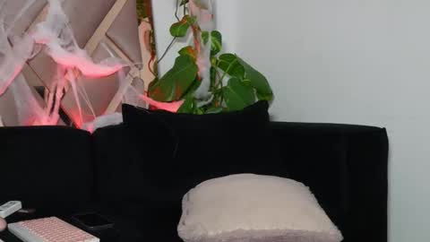 Snapshot of lian_oconner chatting on October 16, 1:49 am Lian Oconner online show from October 16, 1:49 am