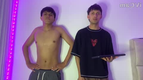 lian_y_dilan online show from April 4, 11:01 pm