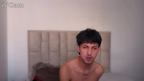 lian_y_dilan online show from May 3, 8:48 pm