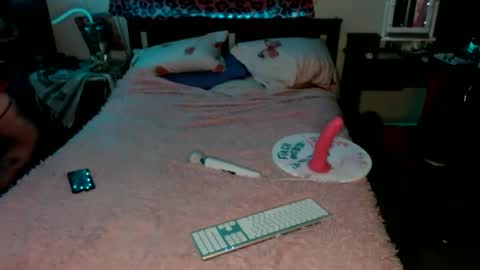 lianasissyslut online show from March 12, 10:16 am