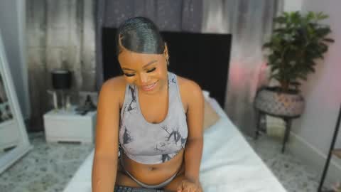 Lianasmith online show from April 17, 2:03 am