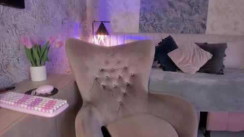 Lian online show from October 10, 8:57 pm