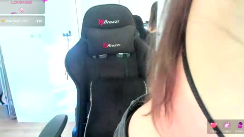 LiaQuinn online show from April 22, 3:19 pm