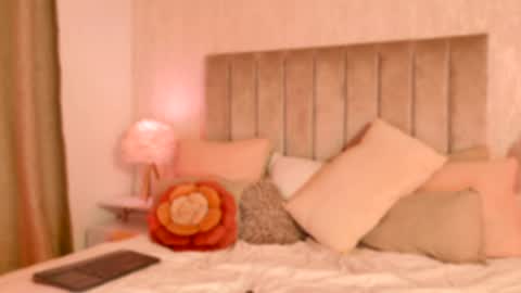 Liora online show from April 16, 9:37 pm