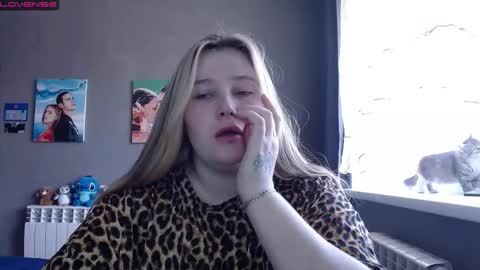 light_lunaa online show from September 18, 7:01 am