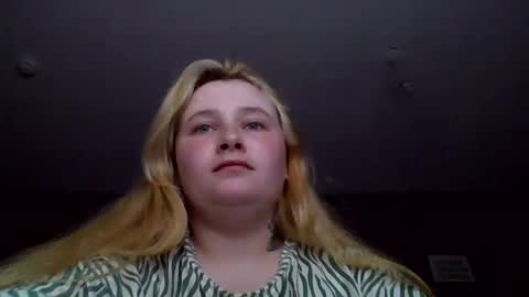 light_lunaa online show from August 9, 4:23 pm