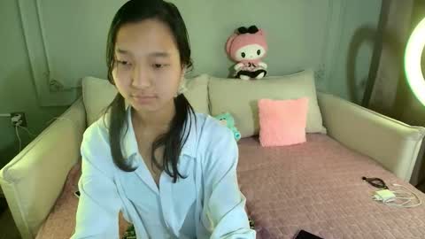 Lihn Pham online show from December 21, 4:19 am