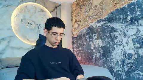 L I I A M online show from September 11, 6:53 pm