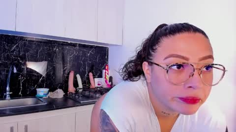         online show from April 24, 12:40 pm