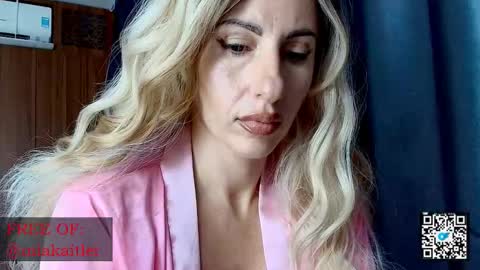 Snapshot of like_firebird chatting on September 15, 6:04 am Mia Onlyfans link - online show from September 15, 6:04 am
