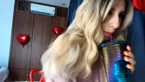 Snapshot of like_firebird chatting on February 28, 8:42 am Mia Onlyfans link - online show from February 28, 8:42 am