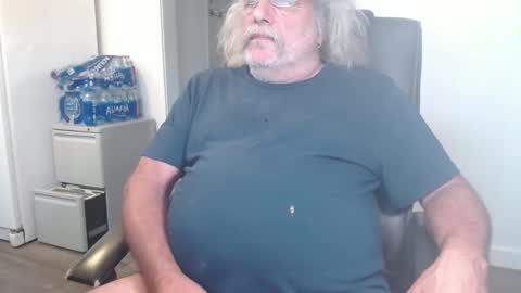 likesgirls2 online show from January 3, 6:57 pm