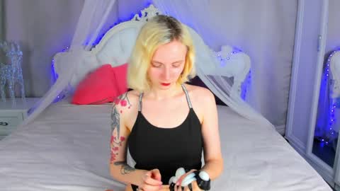 likilip online show from April 10, 8:08 am