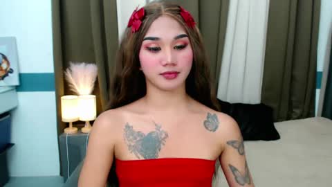 LILY online show from April 13, 6:34 pm