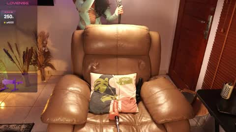 Miss K online show from April 20, 2:25 am