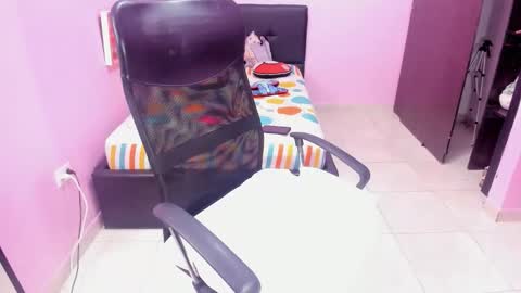 lil_mommy_slut online show from November 18, 11:57 am