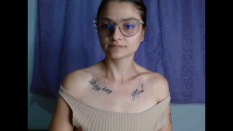 Valeri Villalobos  IG villa lobosvaleri online show from June 30, 1:05 am