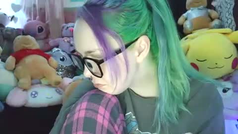 Snapshot of lilemmy1999 chatting on March 5, 2:12 pm emily ryanson online show from March 5, 2:12 pm