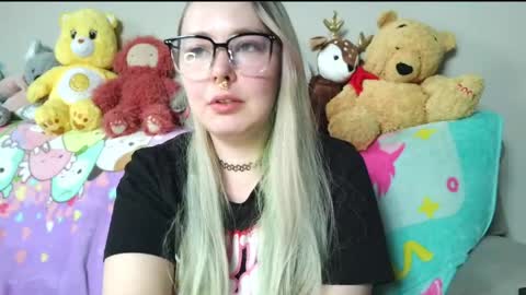 emily ryanson online show from April 1, 7:33 pm