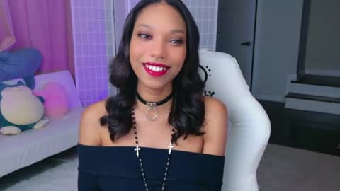 evie online show from April 4, 1:45 am